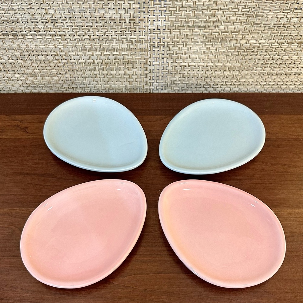 🐰🌟4xHP🌟Easter Set 4 Blue & Pink Egg Shaped Dessert Plates IQ Accessories - Picture 2 of 8